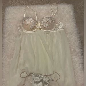 Women’s lingerie set. New without tags.